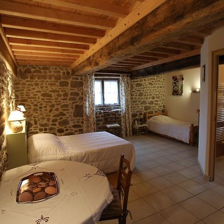 Sainte-Marguerite-de-CarrougesFerme Cidricole Hugues Desfrieches住宿加早餐旅馆 客房 照片