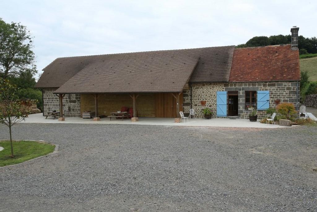 Sainte-Marguerite-de-CarrougesFerme Cidricole Hugues Desfrieches住宿加早餐旅馆 外观 照片